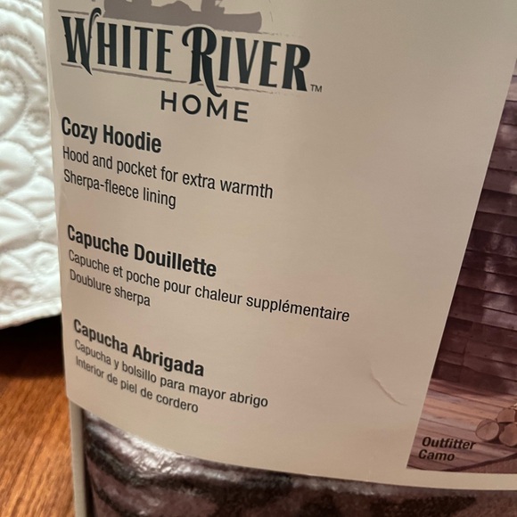 NIP - White River Home Cozy Long Sleeve Hoodie, Outfitter Camo - Picture 5 of 7